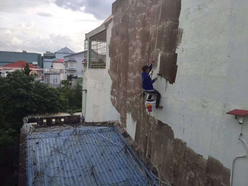 Thi công sơn chống thấm tường ngoài trời đúng kỹ thuật