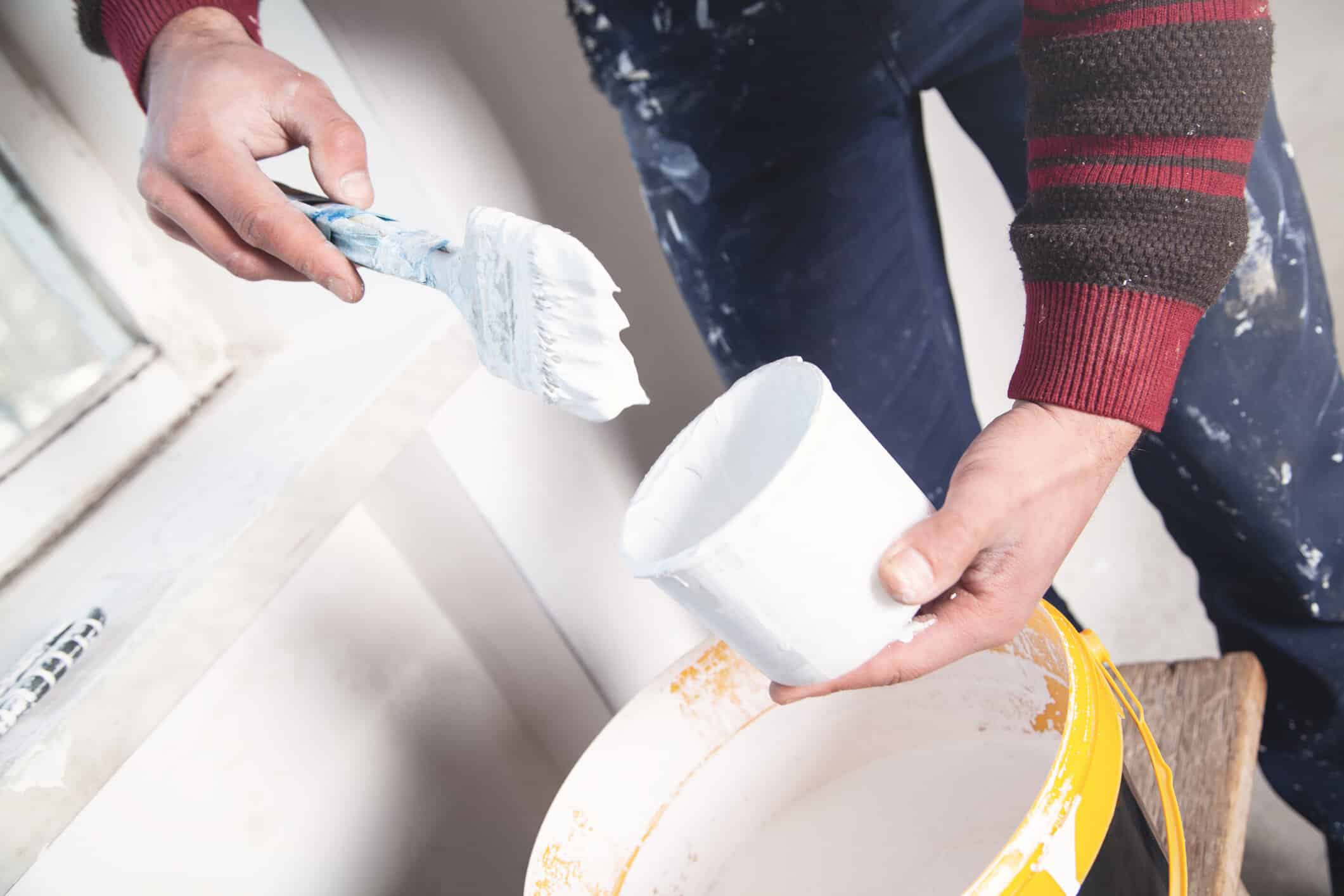 Sơn nhà mới cần sơn mấy lớp để màu lên đều và bảo vệ tường